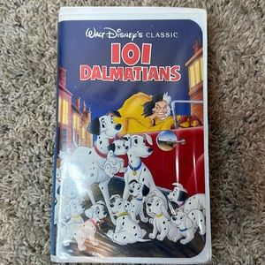 Walt Disney’s Classics 101 Dalmatians VHS